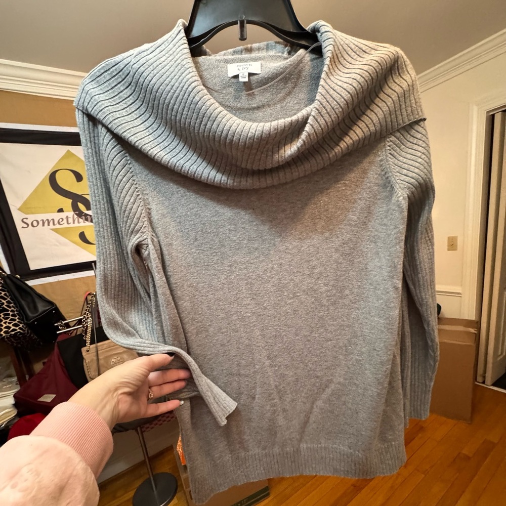 Crown & Ivy Gray Cowl Neck Sweater w/side slits